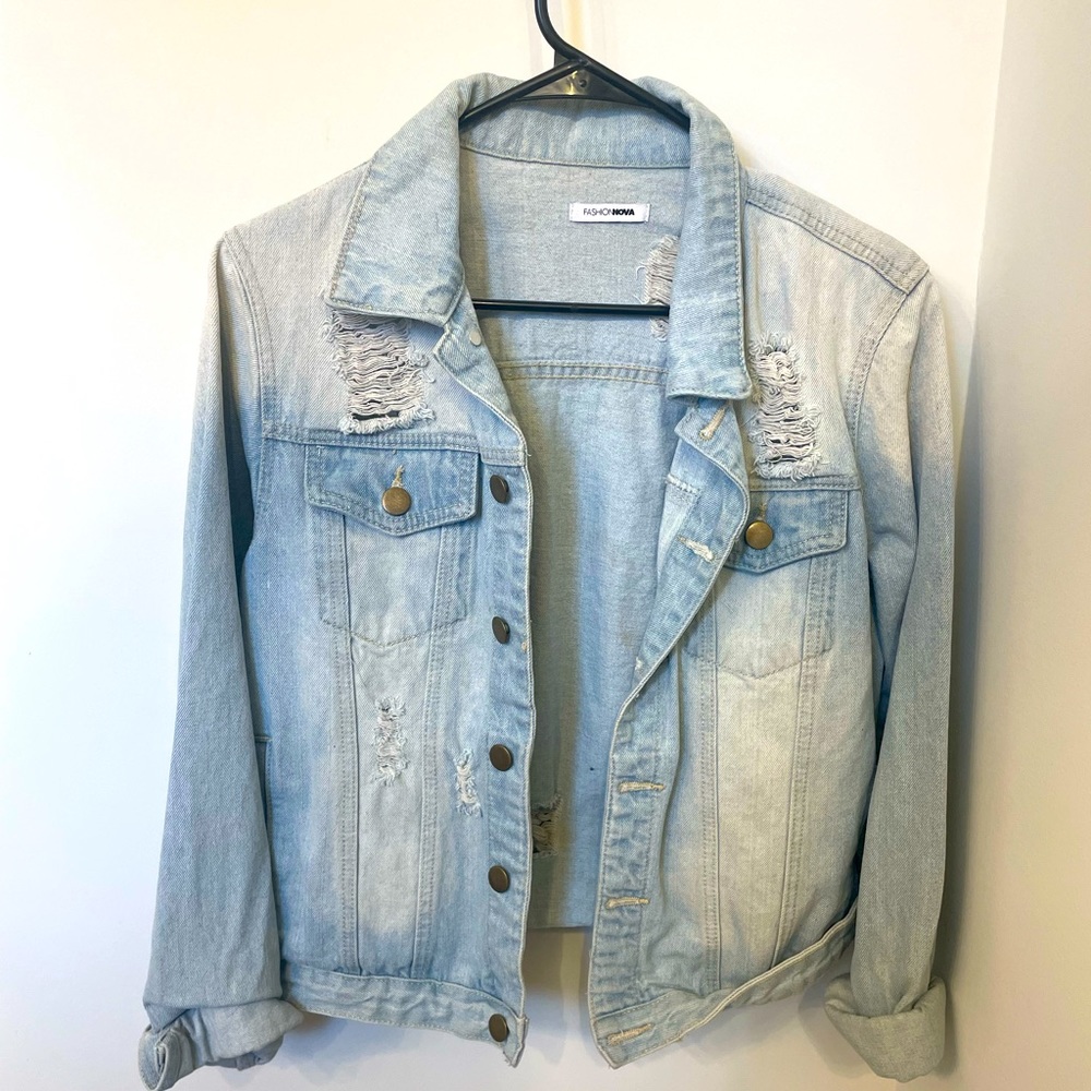 Denim jacket-fashion nova *distressed*